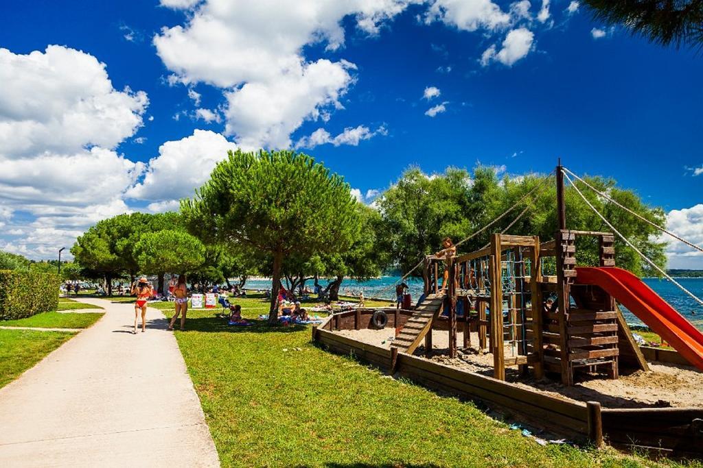 Apartments Villa Rivarella Novigrad Istria 객실 사진
